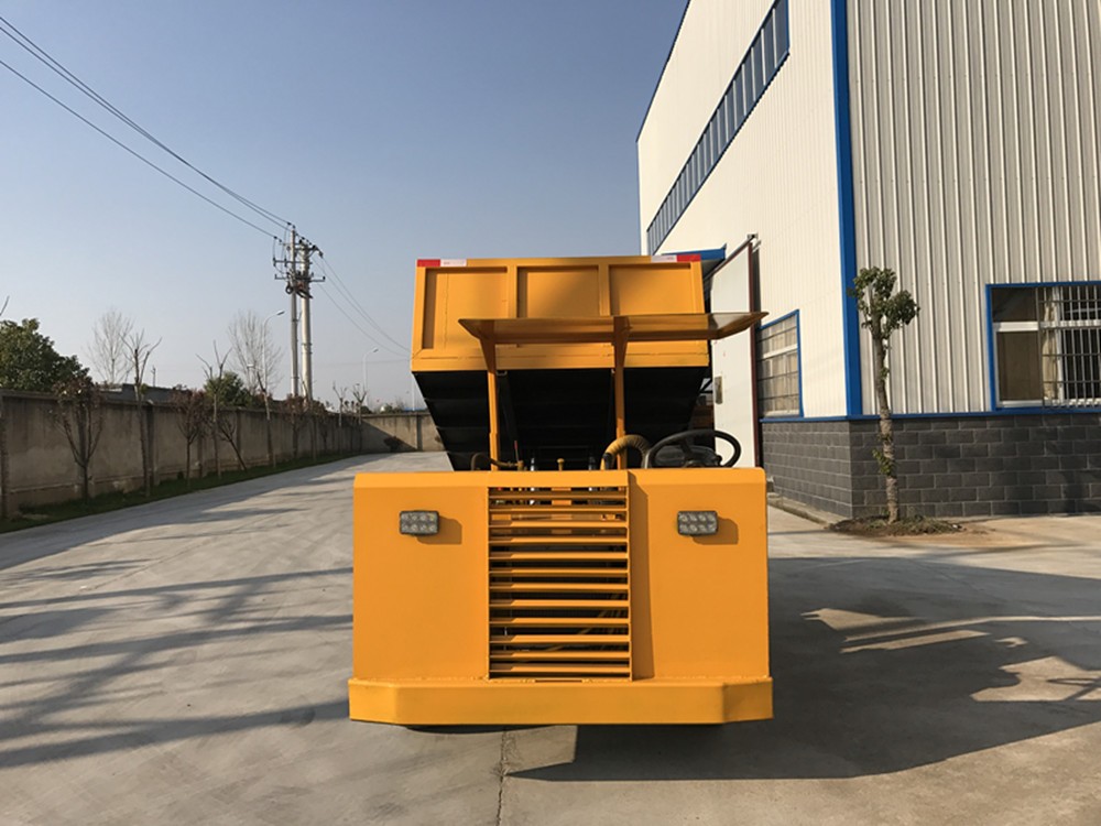 载重8吨矿用自卸车1_副本