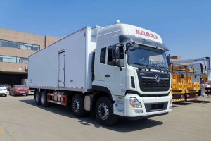 东风天龙前四后八冷藏车