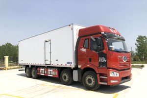 解放前四后八冷藏车