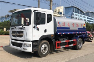 东风D9洒水车（15立方）