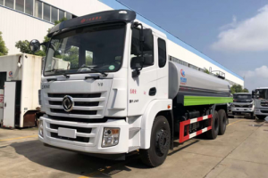 东风后双桥18立方洒水车