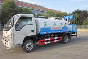 福田5立方洒水车