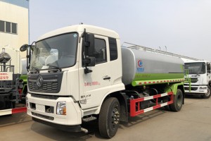 东风天锦洒水车