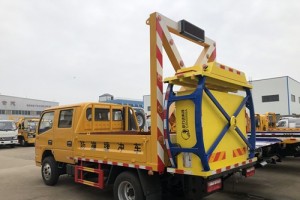 东风蓝牌防撞缓冲车