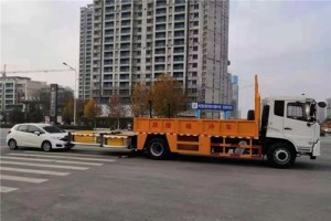 东风天锦防撞缓冲车