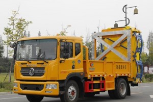东风多利卡D9防撞缓冲车