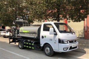 途逸2.6立方洒水车（蓝牌）