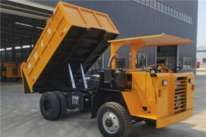 12吨四驱六轮矿车
