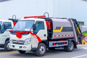 蓝牌压缩垃圾车（5.2立方）