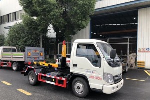 福田2.5立方勾臂式垃圾车